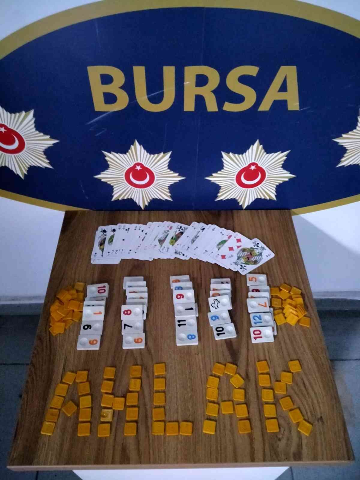 Bursa’da kumarbazlara suçüstü baskın : 10 kişiye işlem yapıldı