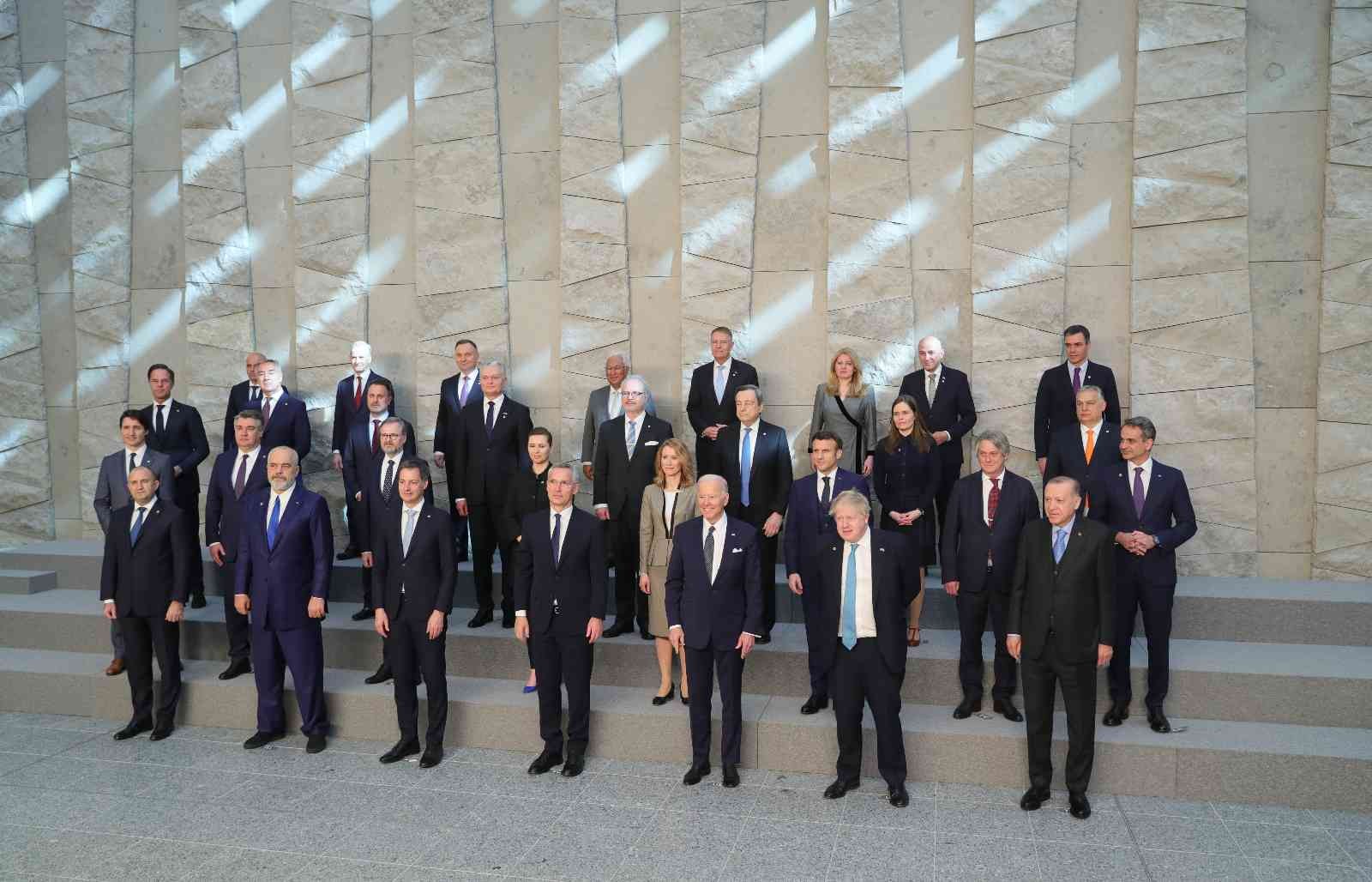 Erdoğan, NATO Liderler Zirvesi’nde aile fotoğrafı çekimine katıldı