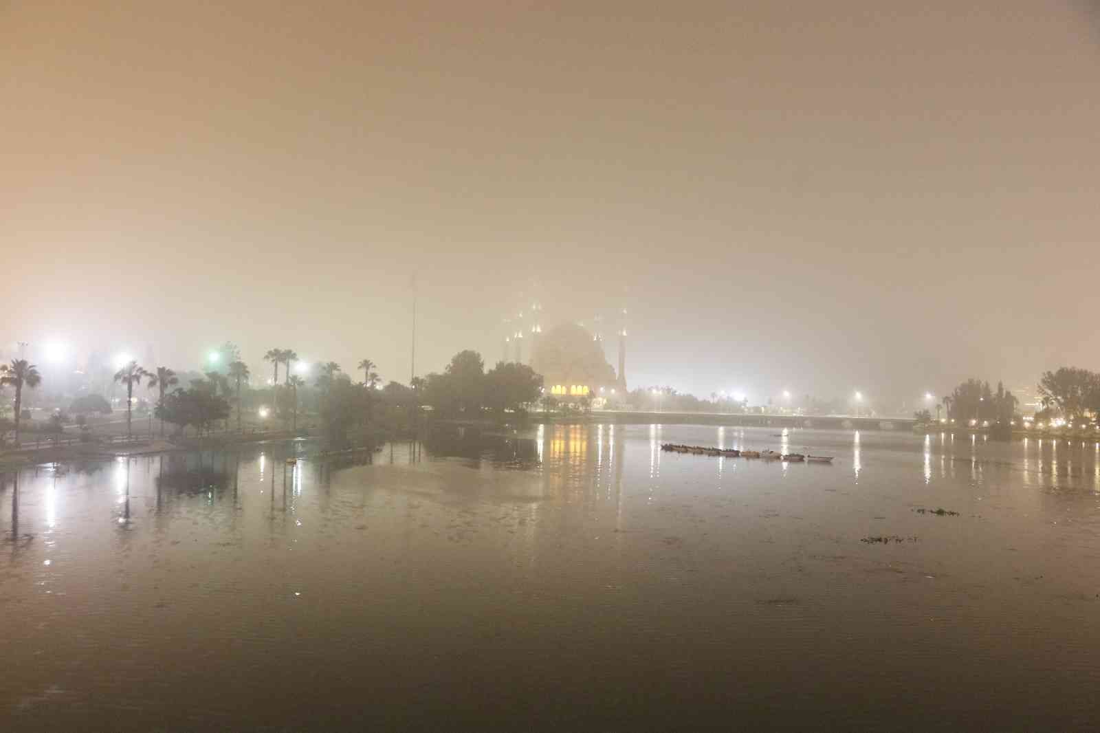 Gece yarısı Adana’da sis etkili oldu