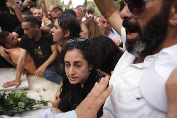 İsrail Güçlerinin Öldürdüğü Gazeteci Akleh Son Yolculuğuna Uğurlandı