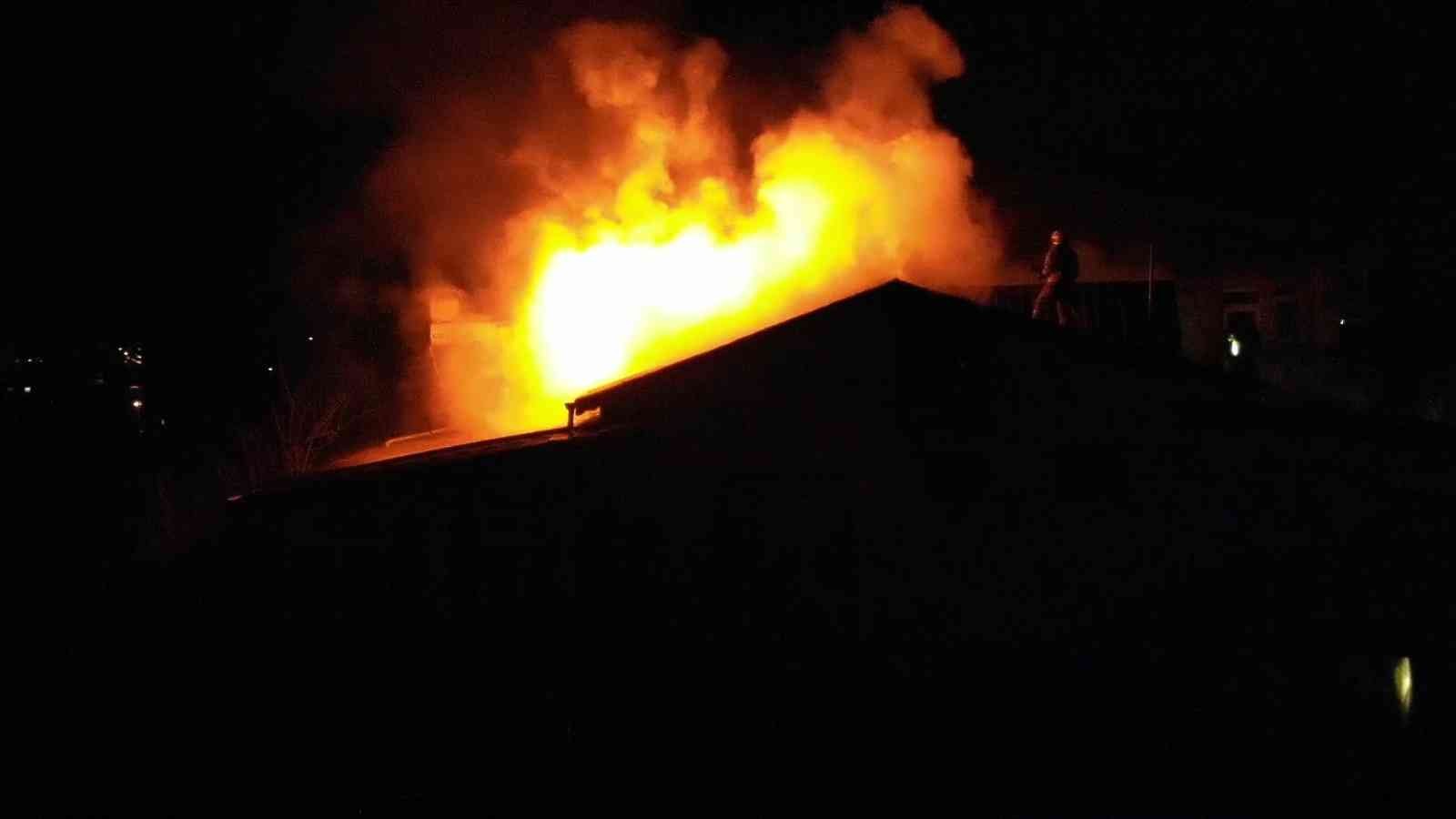 Kırıkkale’de Korkutan Yangın: Mahalleli Sokağa Döküldü