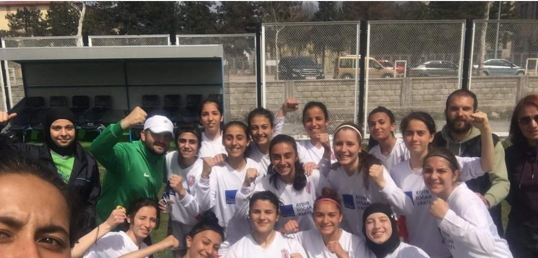 Malatya kadın futbol takımı deplasmanda coştu