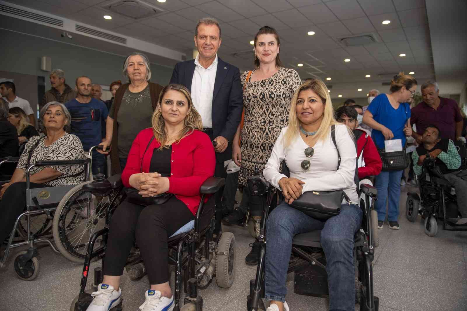 Mersin Büyükşehir Belediyesinden Engellilere 60 Akülü Sandalye