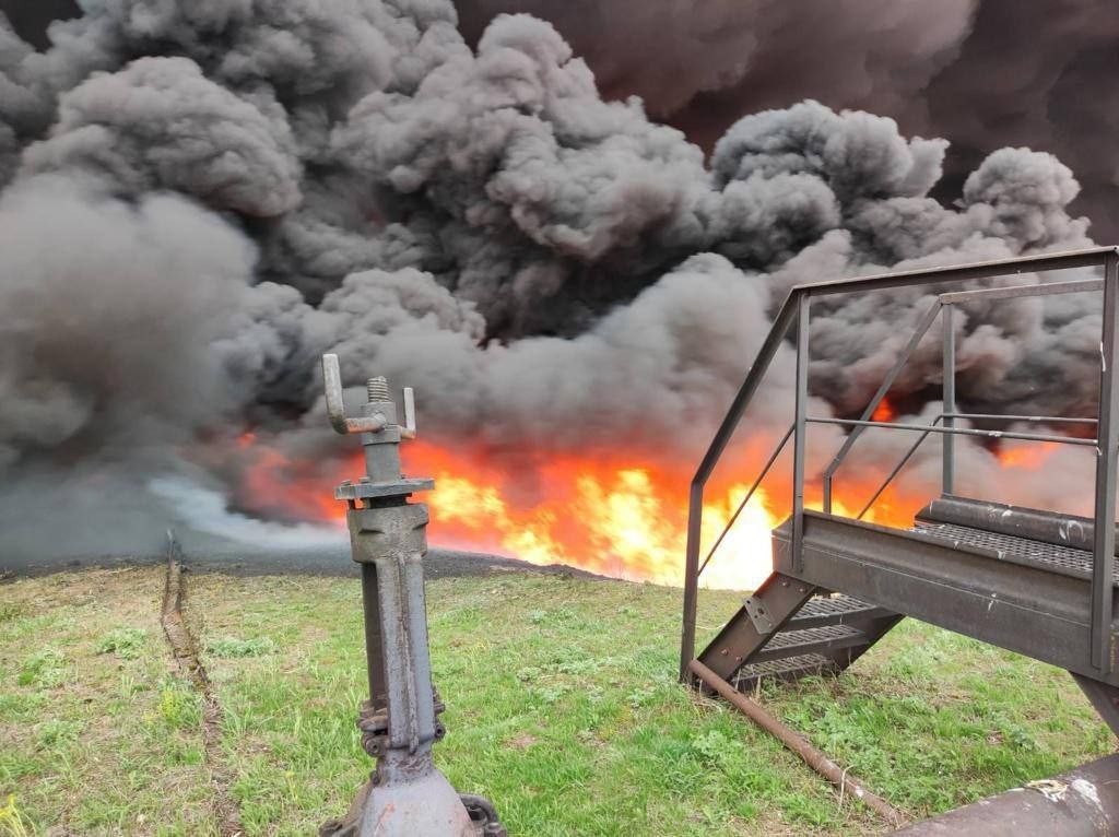 Rusya Luhansk’ta Petrol Rafinerisini Vurdu