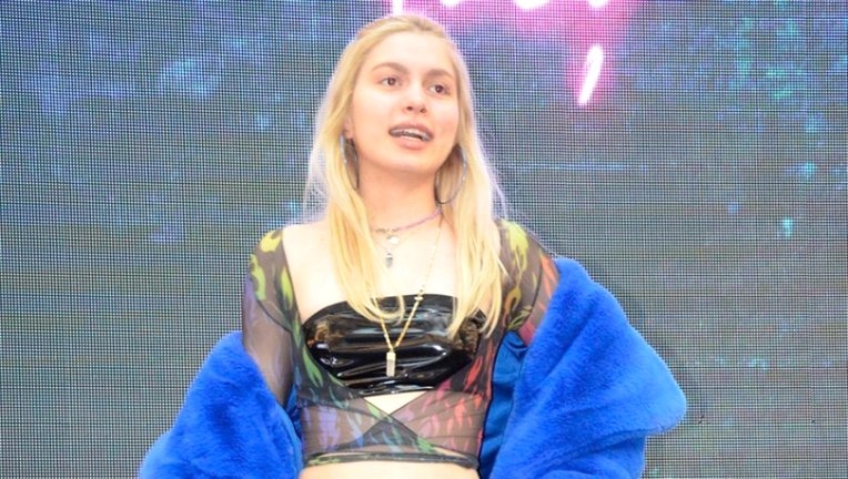 Şarkıcı Aleyna Tilki'nin Kural İhlali Yaptığı Gerekçesiyle Twitter Hesabı Kapatıldı