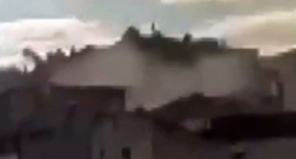 Üsküdar’da 5 Katlı Binada Yaşanan Patlama Kamerada