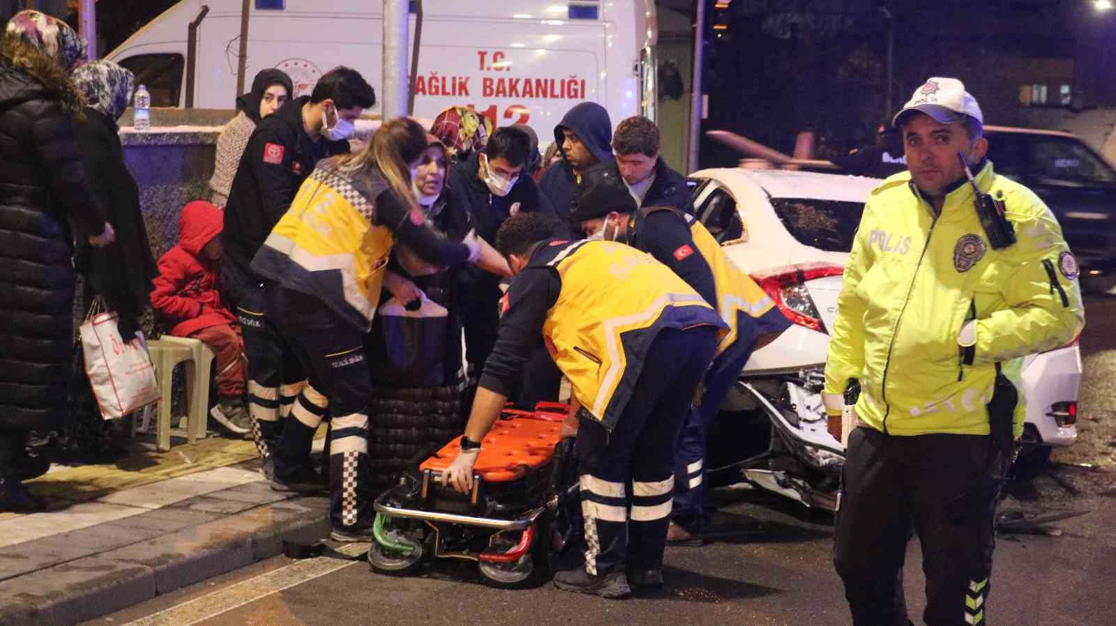 Yarım Saat Arayla Gerçekleşen İki Farklı Trafik Kazası: Toplam 9 Yaralı